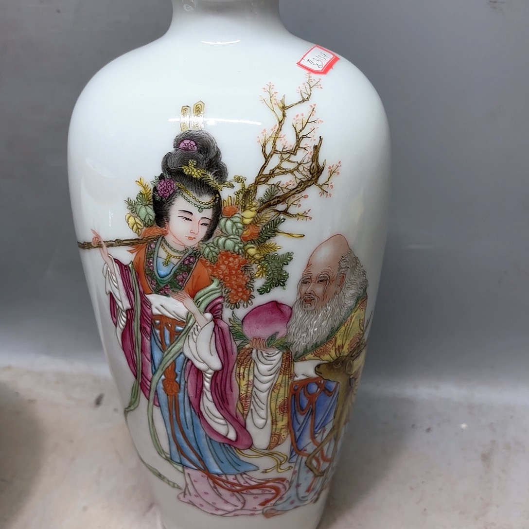 摆件与**行精品陶瓷工艺美术品摆件