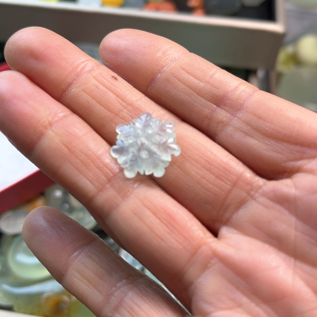 蛇纹石玉原石未镶嵌霜*