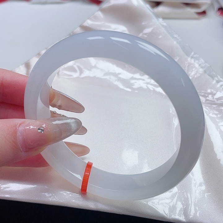 翡翠手镯未镶嵌缅甸