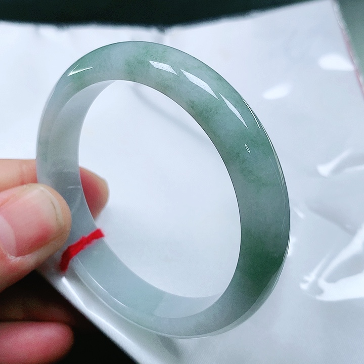 翡翠手镯（圆镯）未镶嵌翡翠手镯 未镶嵌