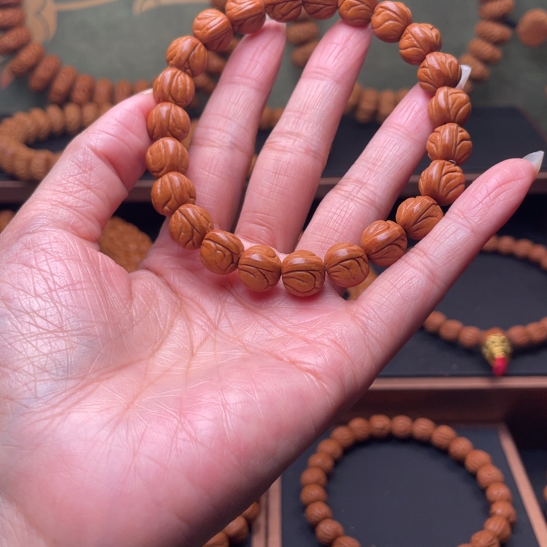 吊坠桃核10玉龙脊