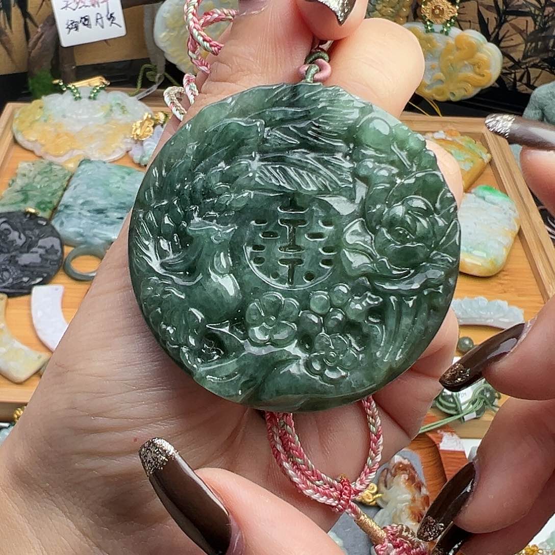 翡翠吊坠(赠链)未镶嵌吊坠77