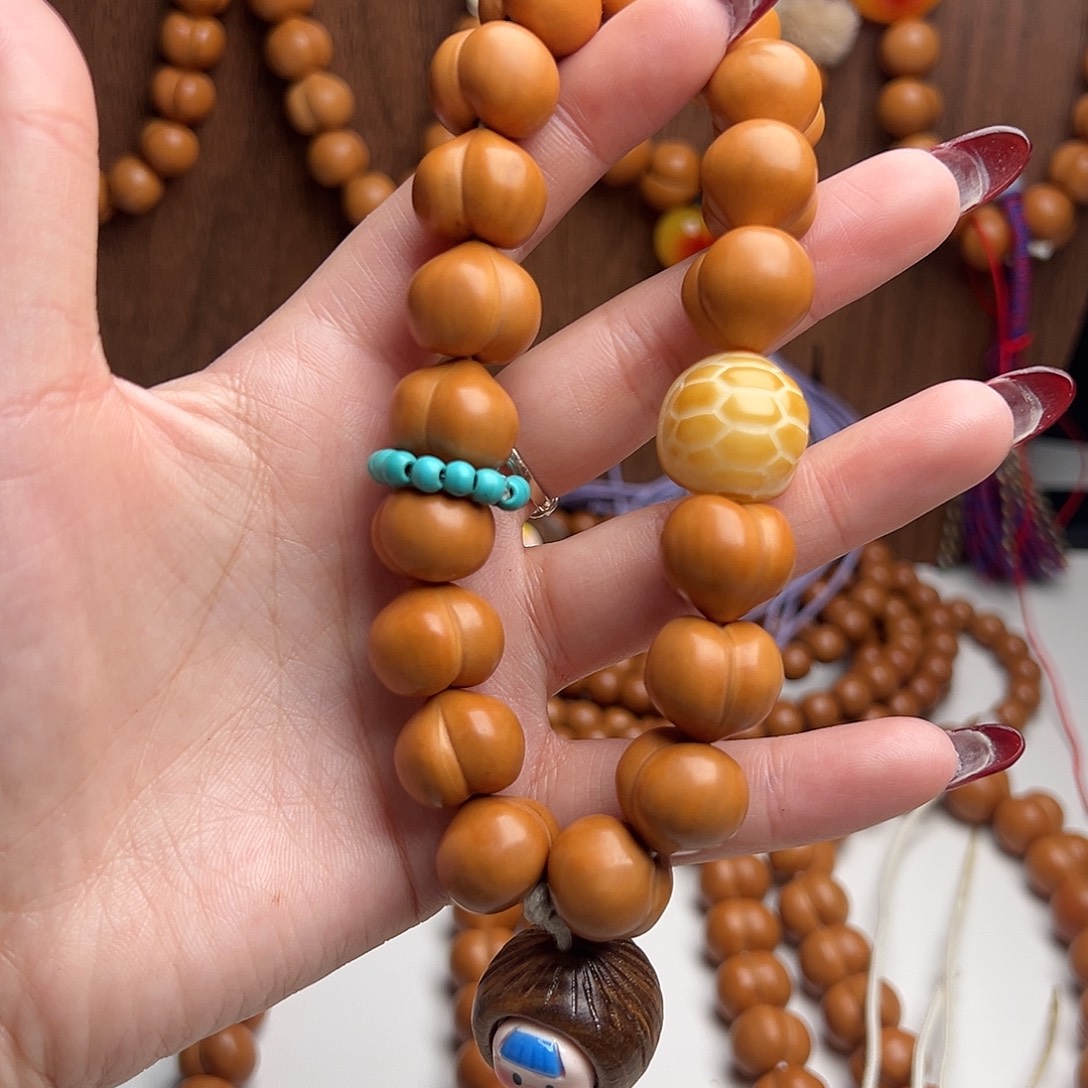 猴头核桃吊坠屁桃