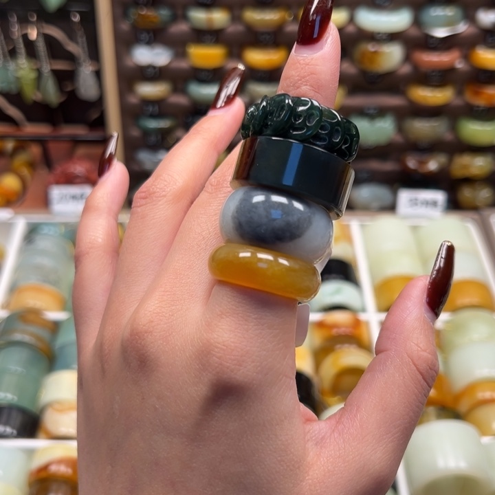 蛇纹石玉戒指未镶嵌