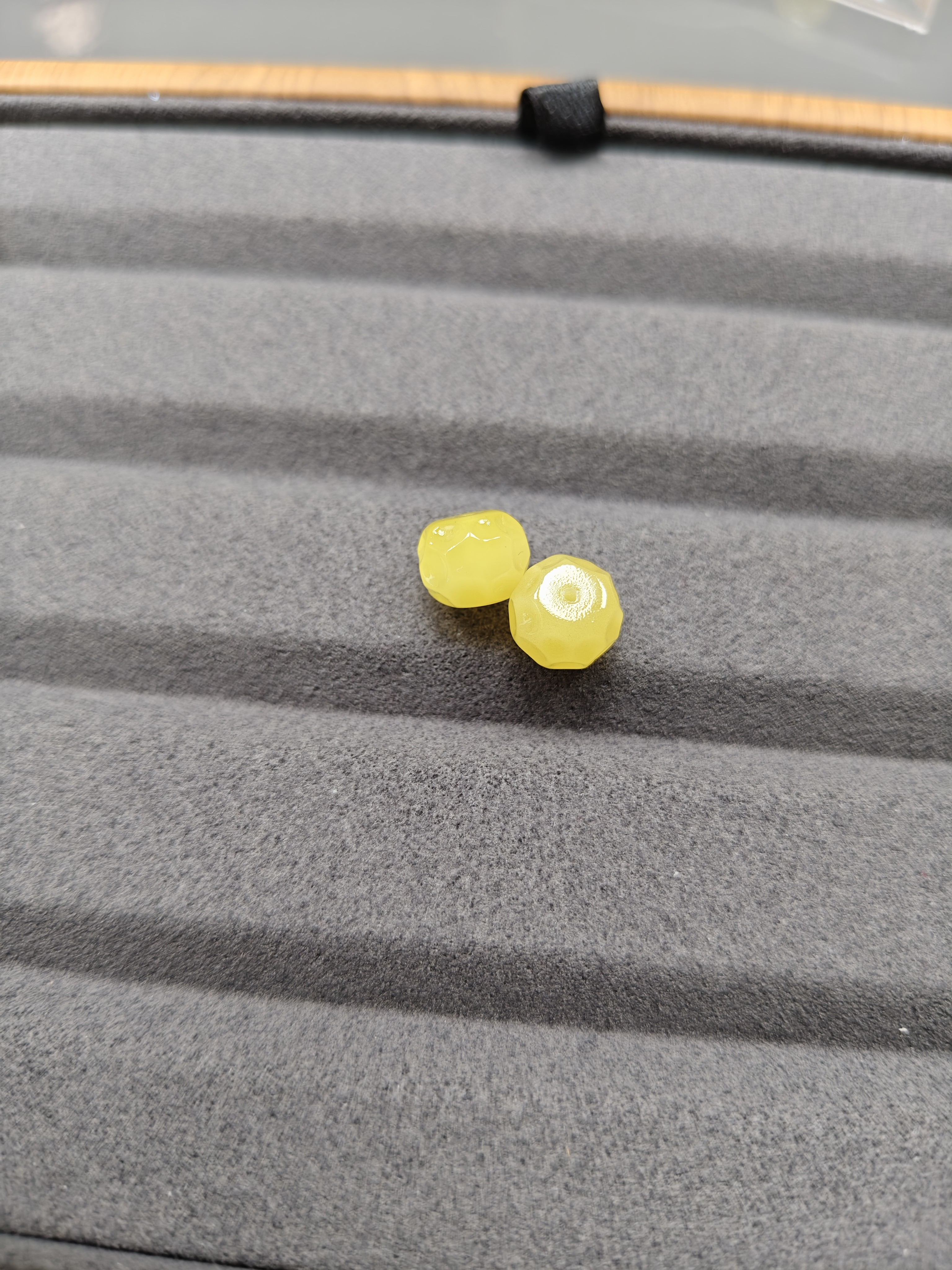 天然原矿蜜蜡无相珠卡9