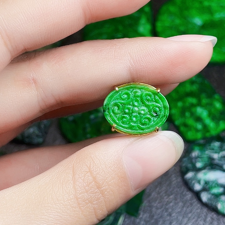 翡翠银S925镶嵌颈饰多样性