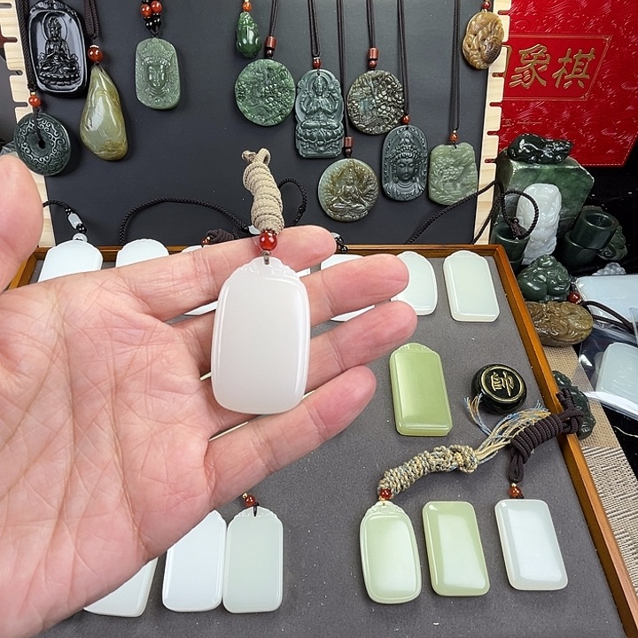 *****玉白三五圆头祥云牌