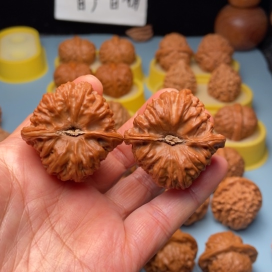 文玩核桃吊坠凹底全品38 38