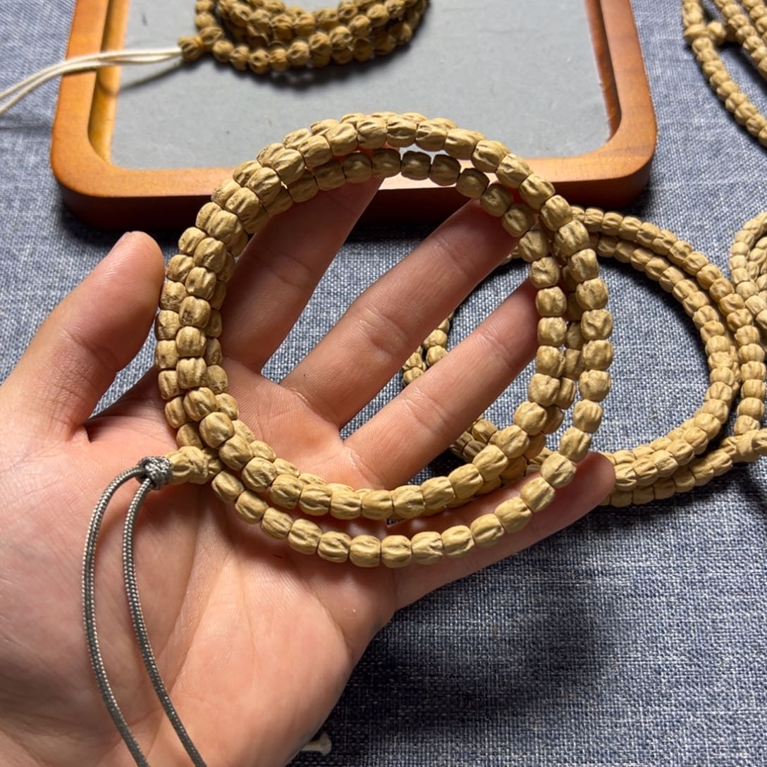 柏香籽/百香籽吊坠F****?