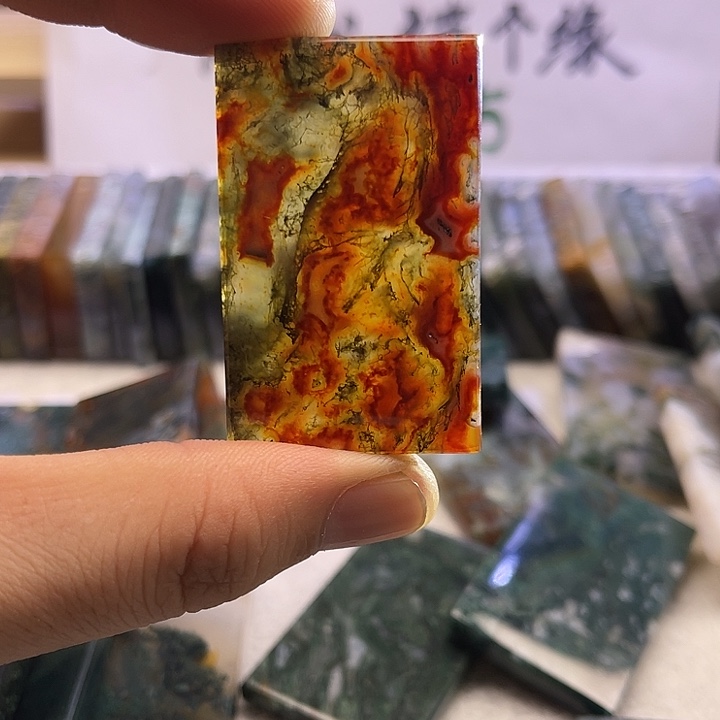 低***间玛瑙/玉髓未镶嵌颈饰