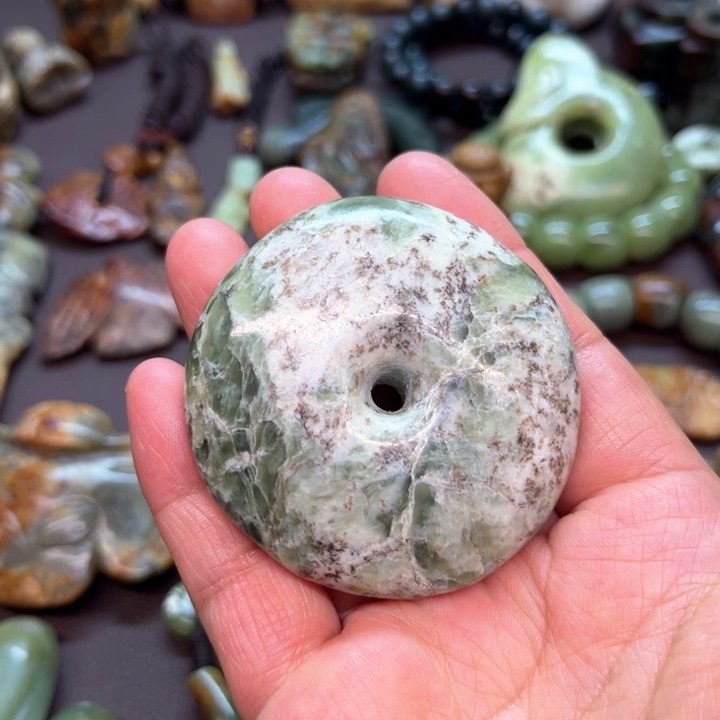 岫岩老玉（透闪石质玉）挂件未镶嵌