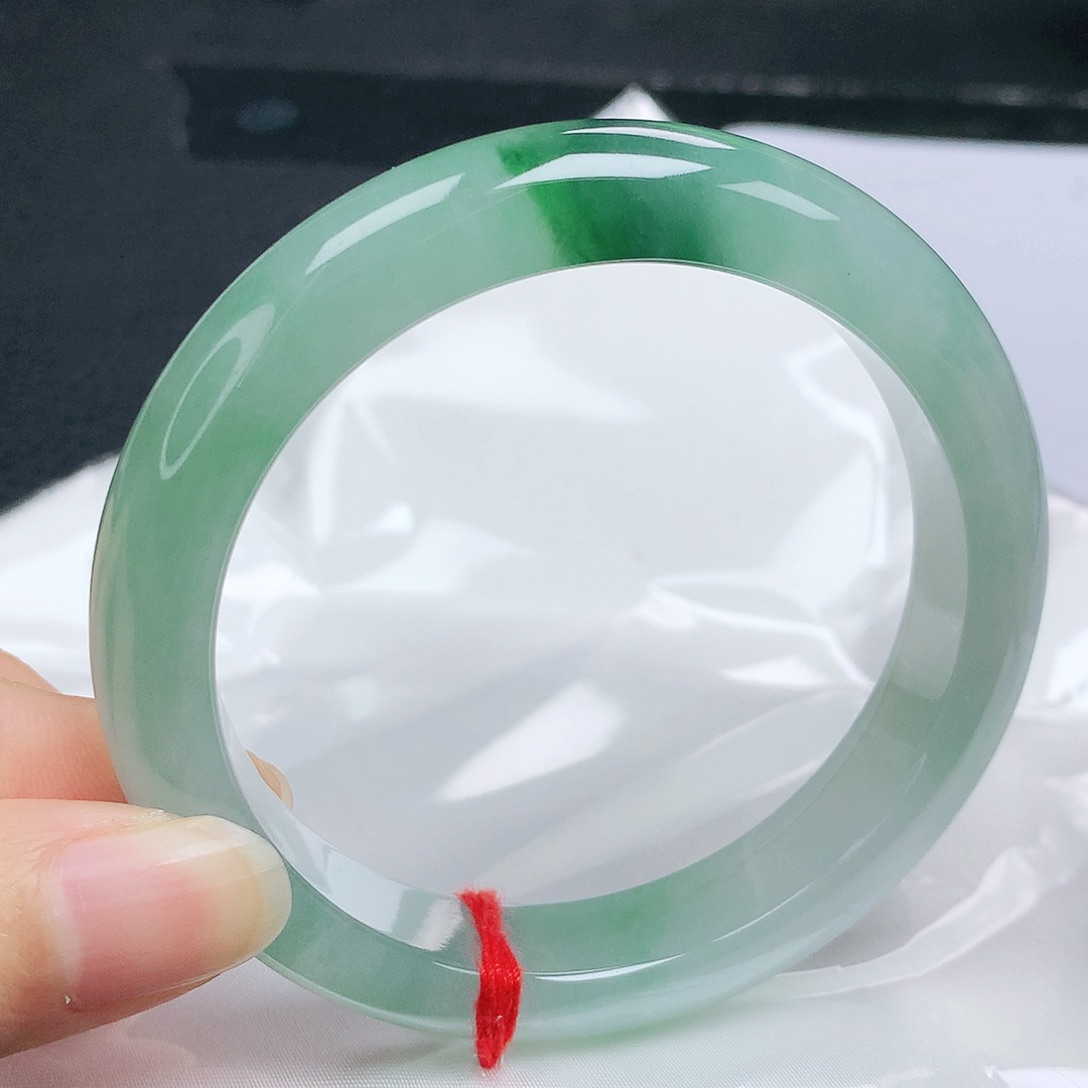 翡翠手镯未镶嵌正