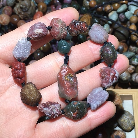 石材黑山闹闹原石手链