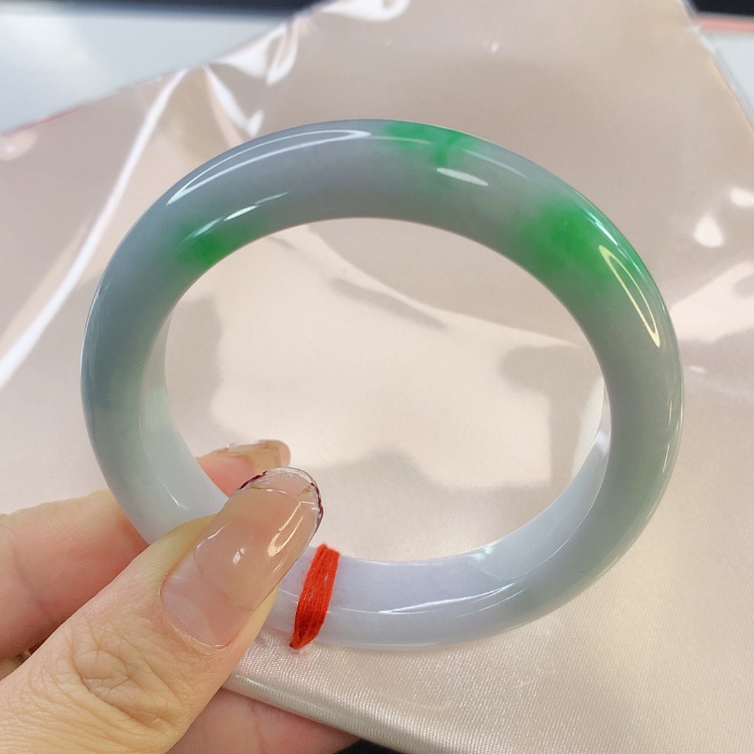 翡翠手镯未镶嵌飘绿翡翠手镯27