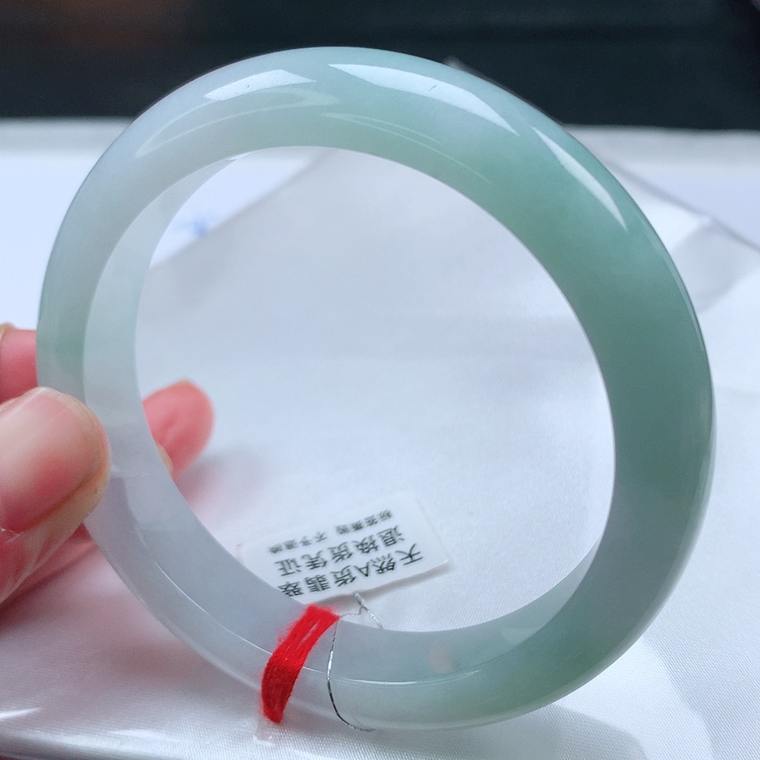 翡翠手镯未镶嵌57圈