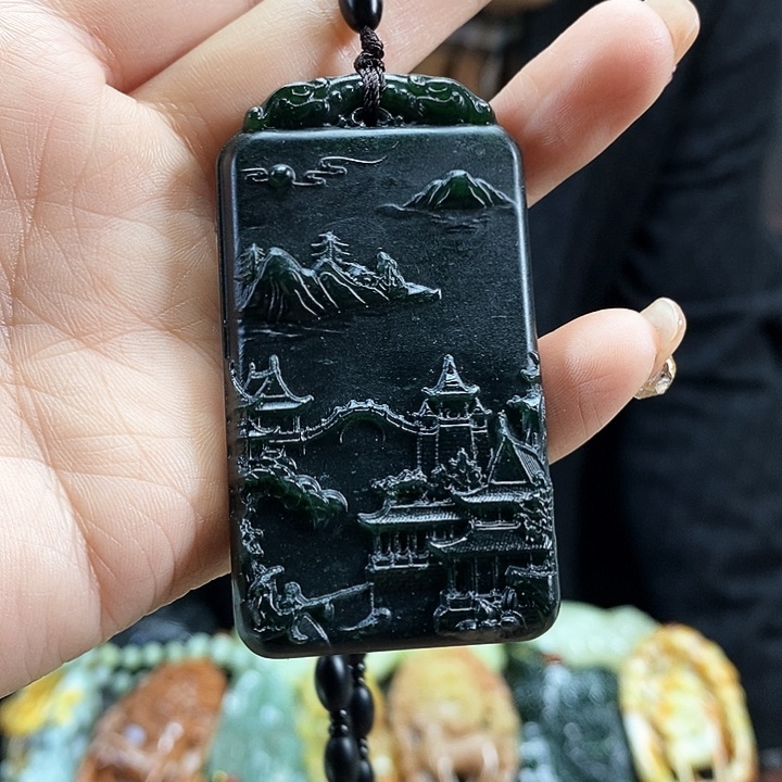 蛇纹石玉吊坠未镶嵌