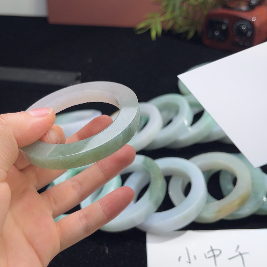 定制翡翠未镶嵌贵妃