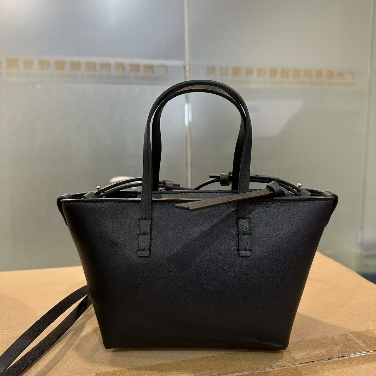 2025新款真皮女包小怪兽黑色MG25021