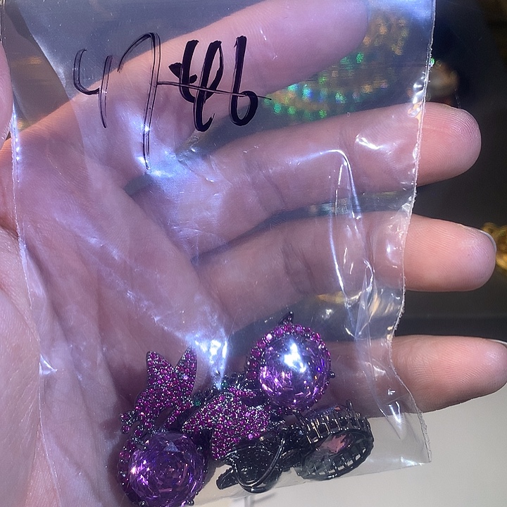 非金属47吊坠。         