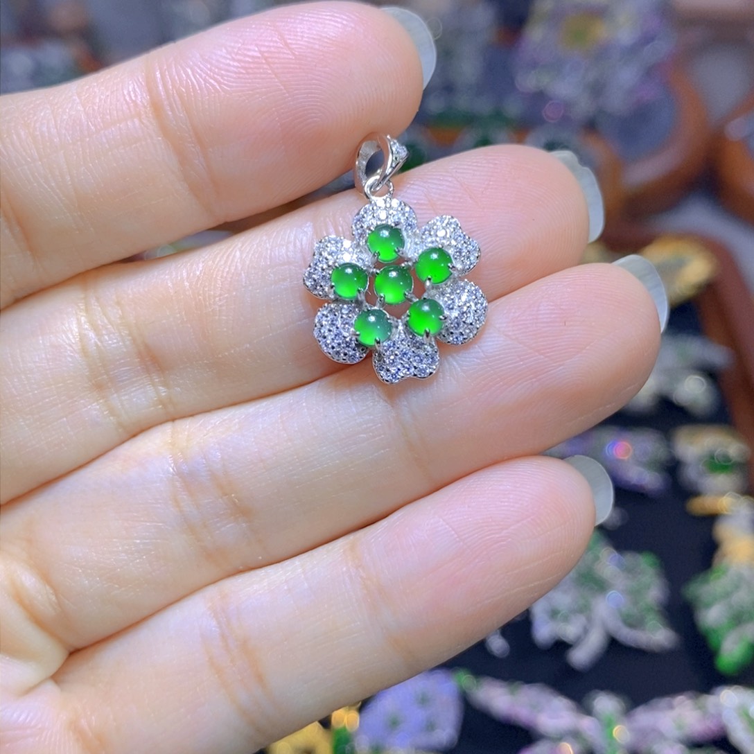 翡翠颈饰银S925镶嵌天然翡翠