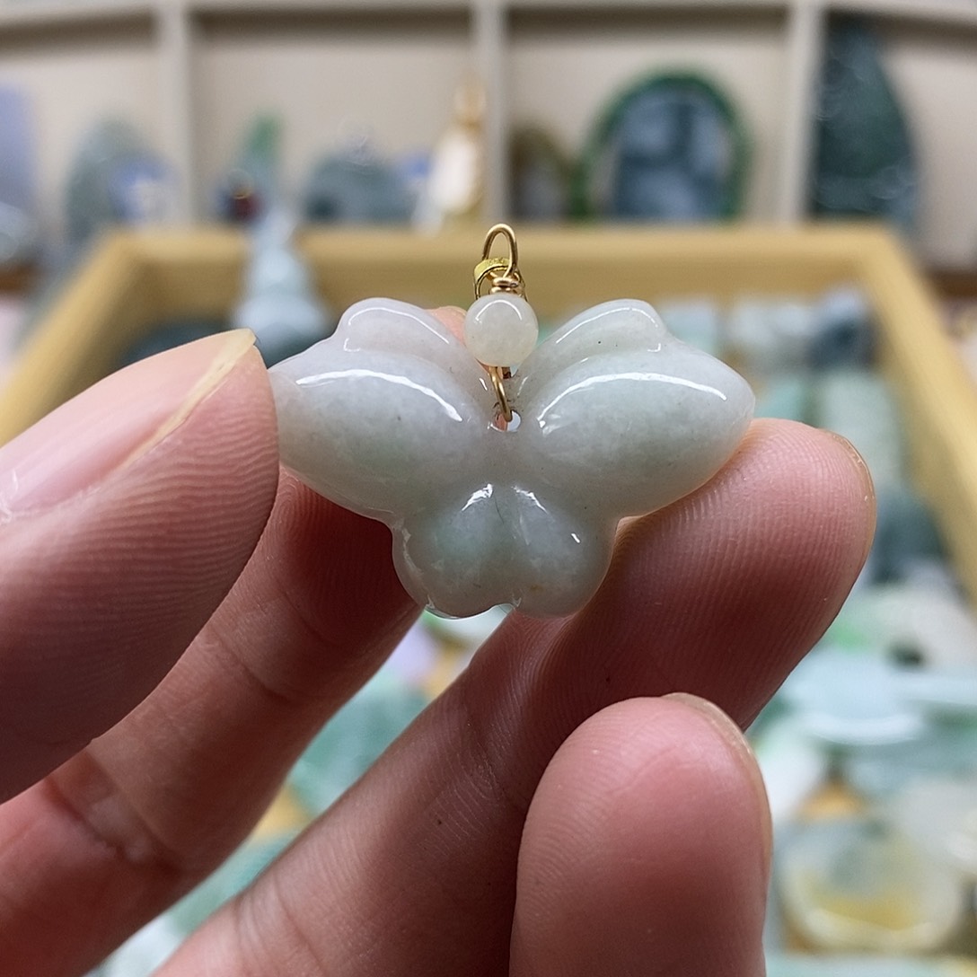 颈饰未镶嵌翡翠天然