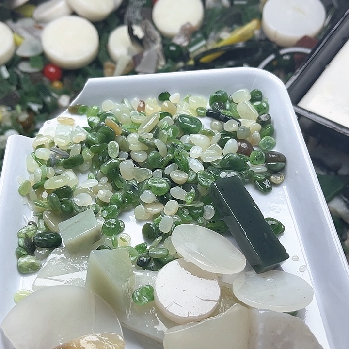 和田玉（糖玉）和田玉边角料 9K金镶嵌蓝**云