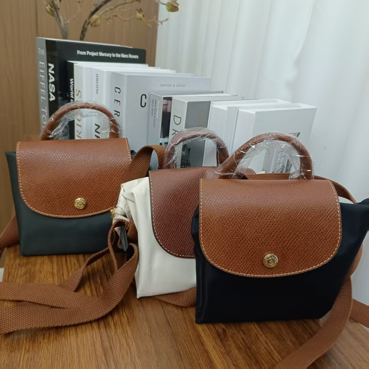 【珑】可折叠中号肩带可调节双肩包背包-LX089