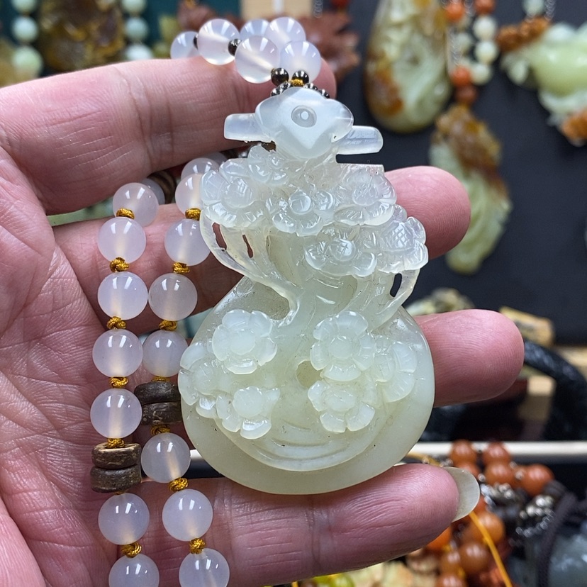 【闪购商品】蛇纹石玉吊坠未镶嵌