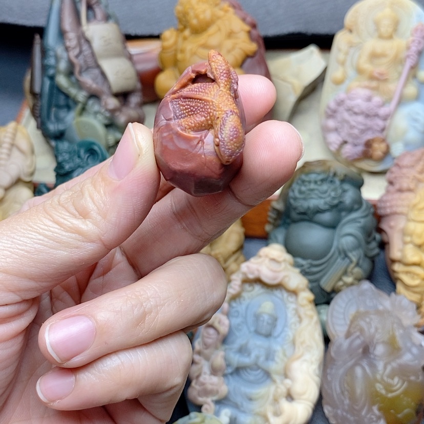 【闪购商品】定制石英质玉吊坠未镶嵌