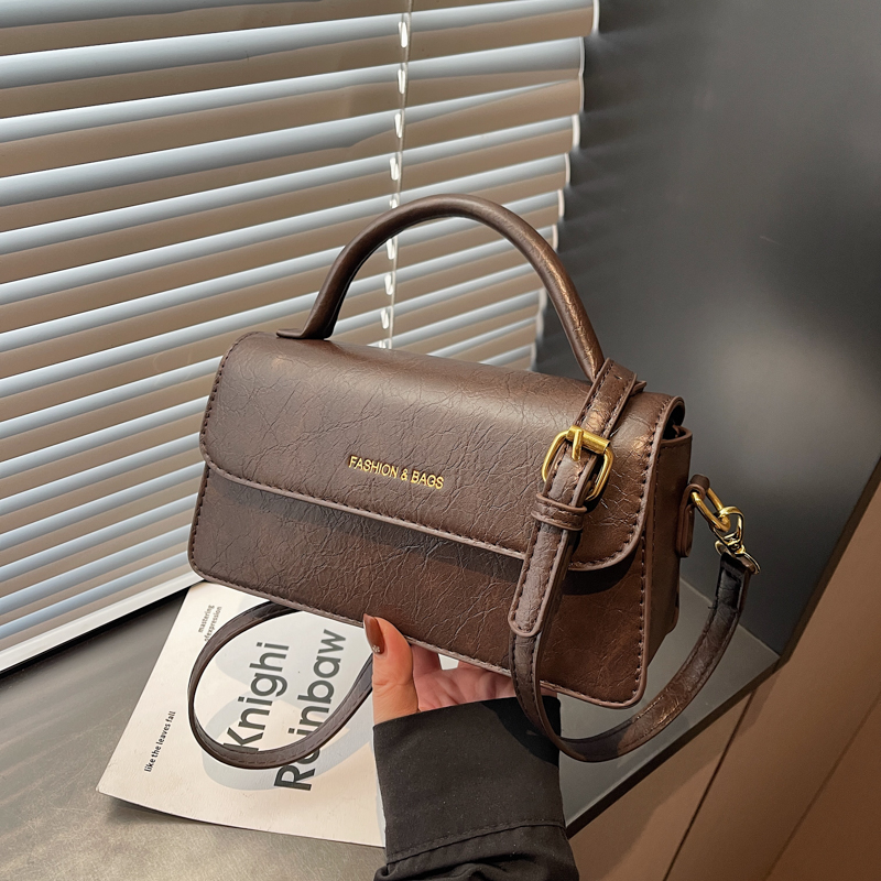 高级感复古咖色包包女2026新款秋季百搭斜挎包时尚超火手提小方包