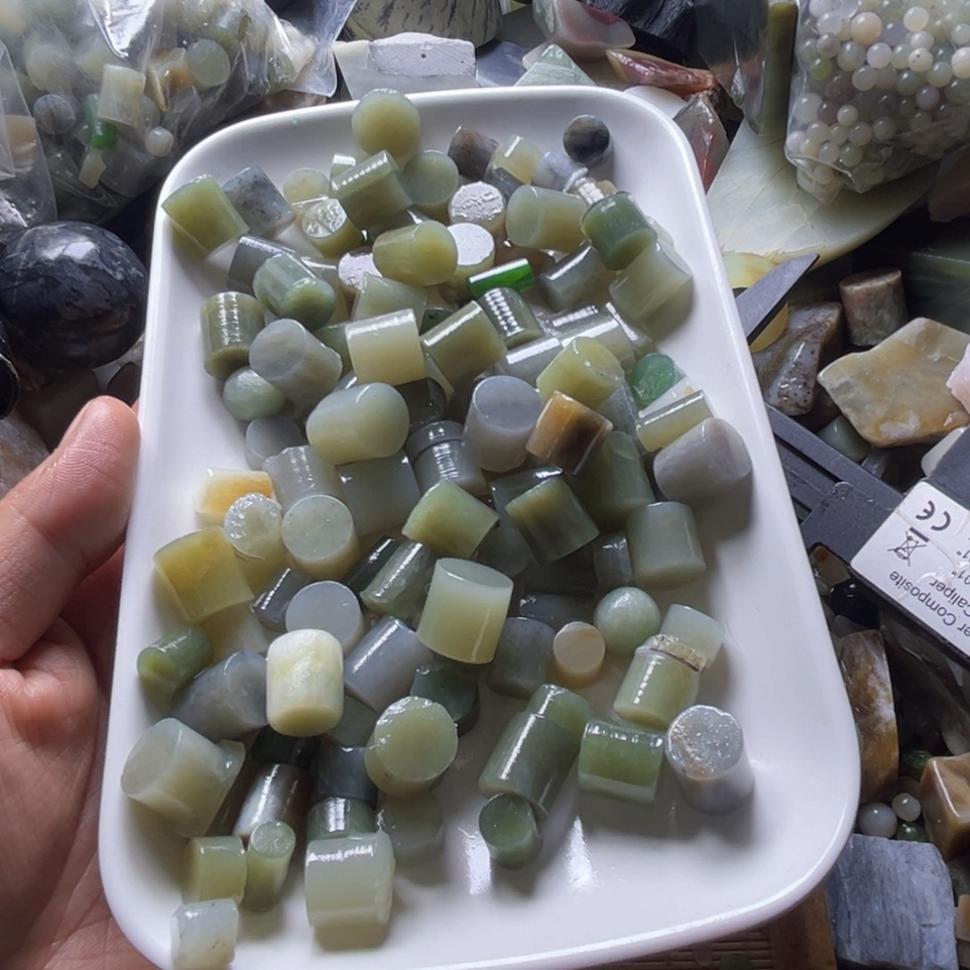 和田玉（糖玉）未镶嵌挂件