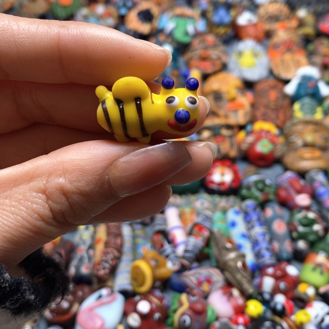 琉璃颈饰印度尼西亚蜜蜂