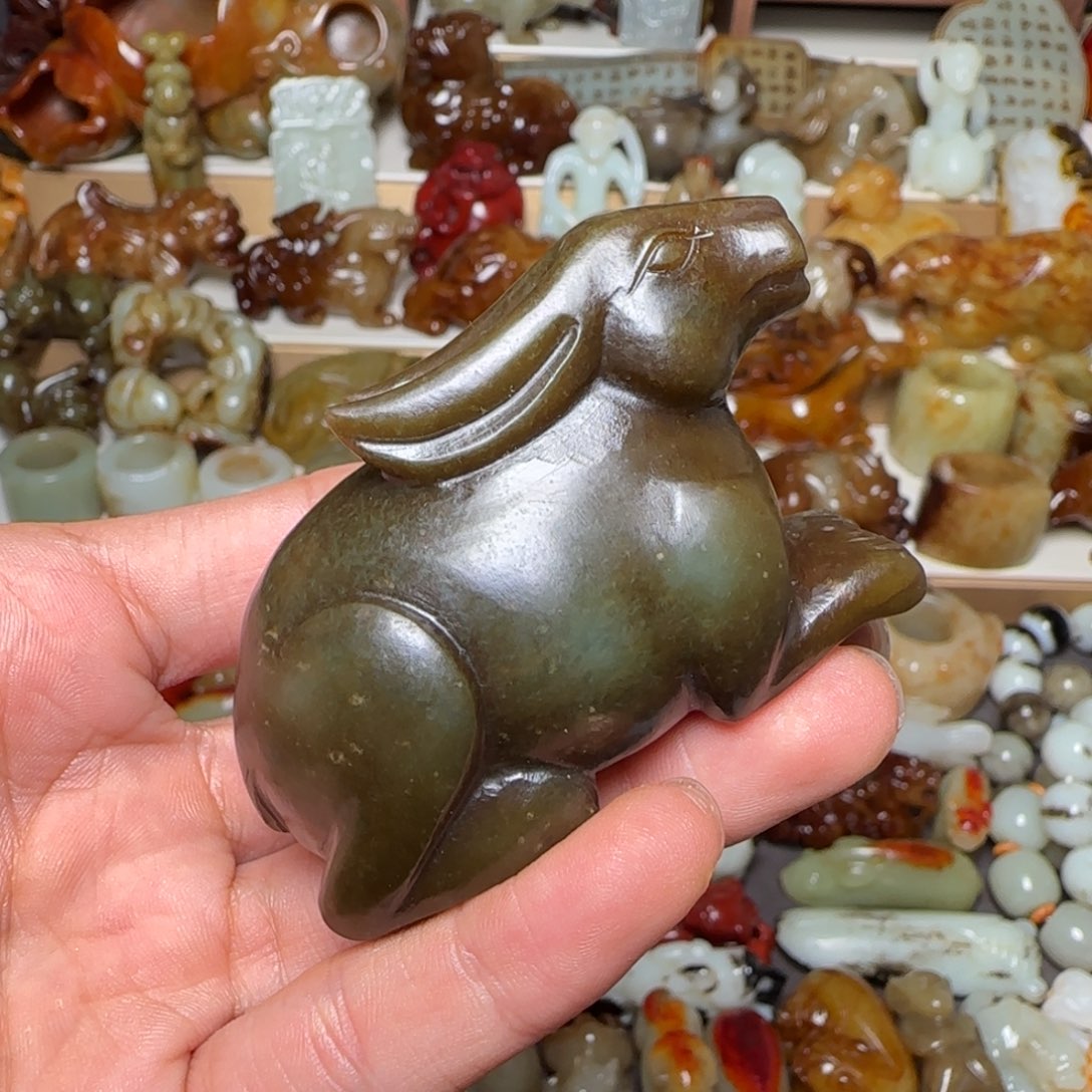 皇***勒和田玉未镶嵌颈饰