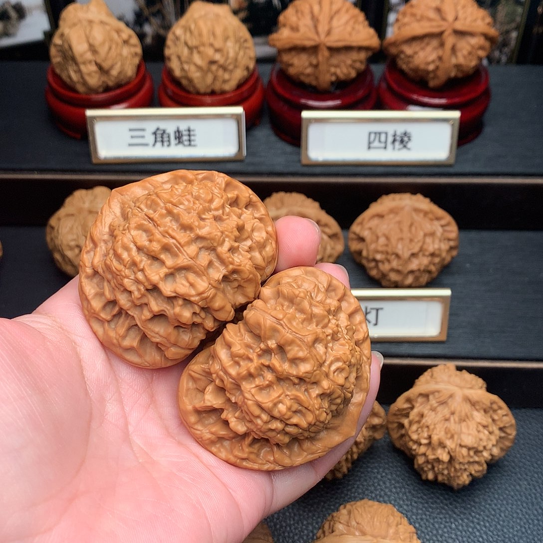 文玩核桃吊坠244号官帽54