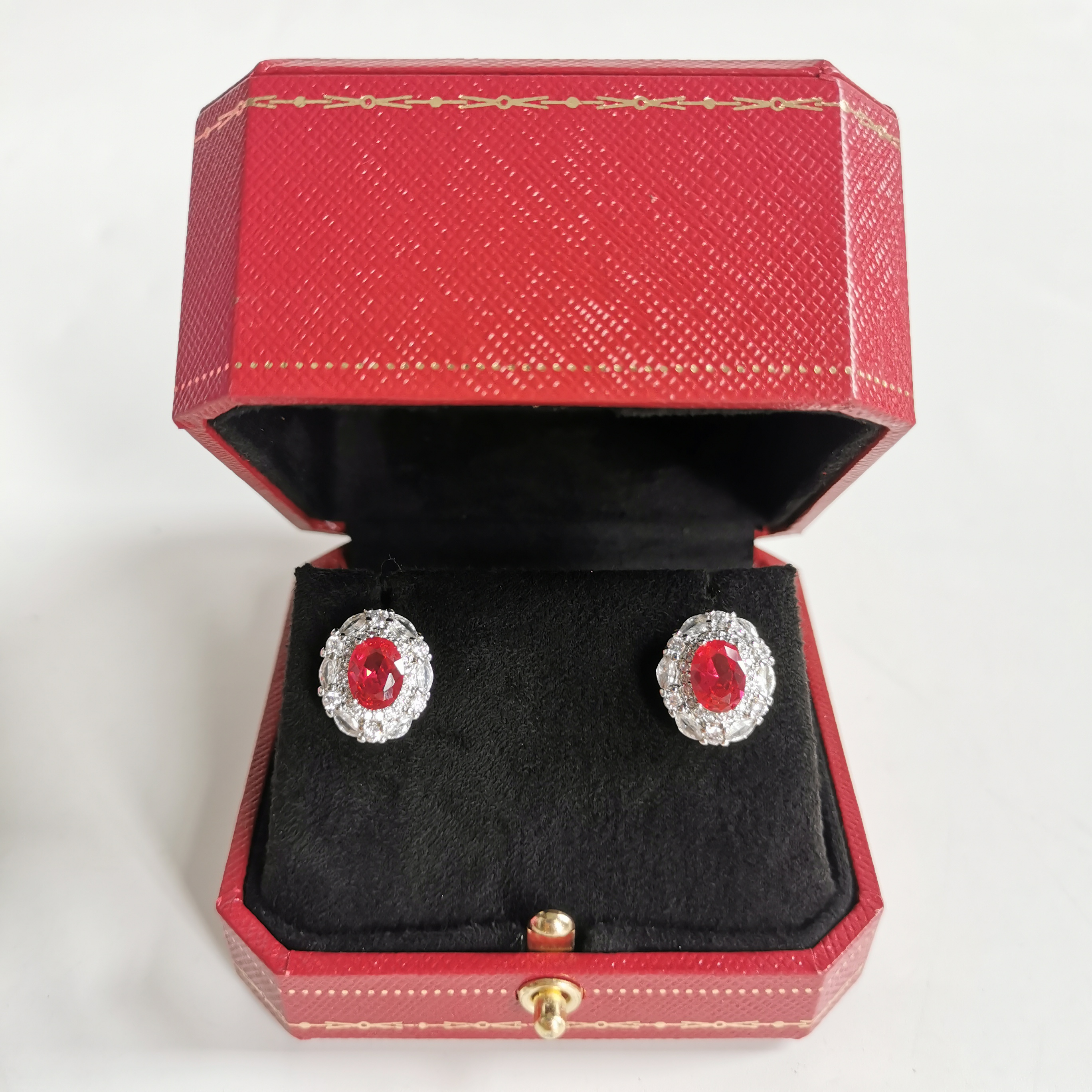 2396红耳钉--红--精工红耳钉赠礼盒honger