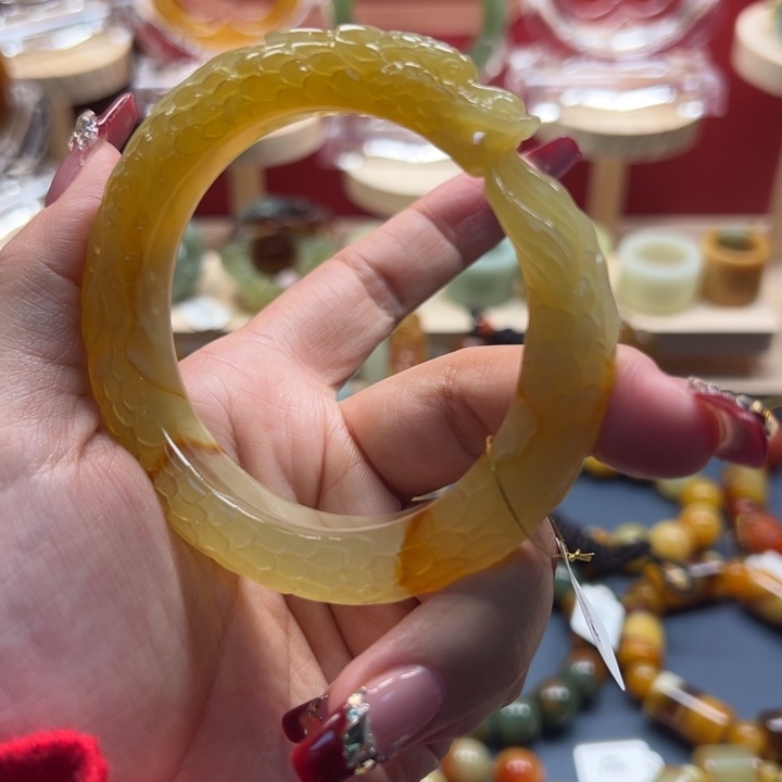 蛇纹石玉手镯未镶嵌内径56.3（蛟龙）