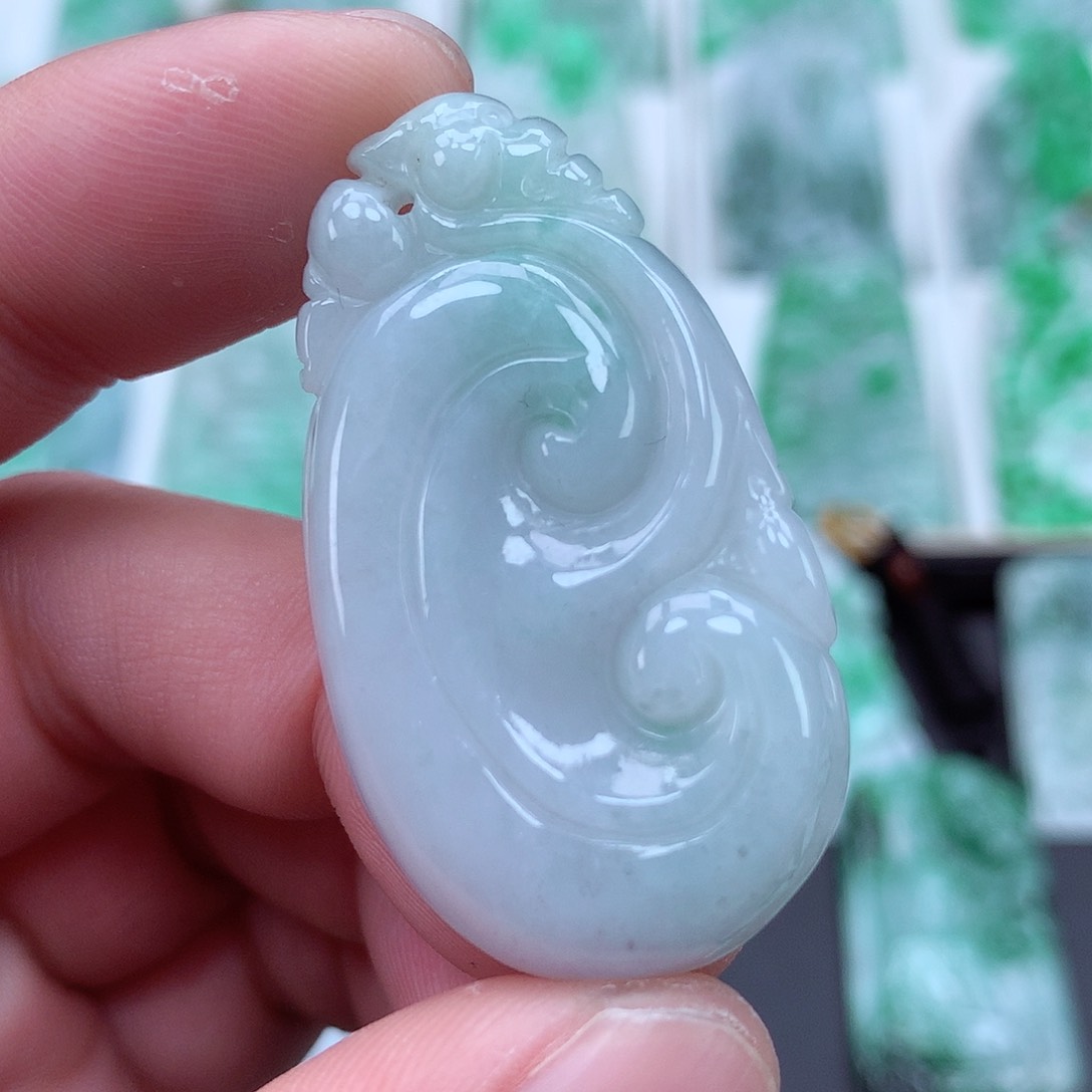 翡翠颈饰未镶嵌翡翠吊坠