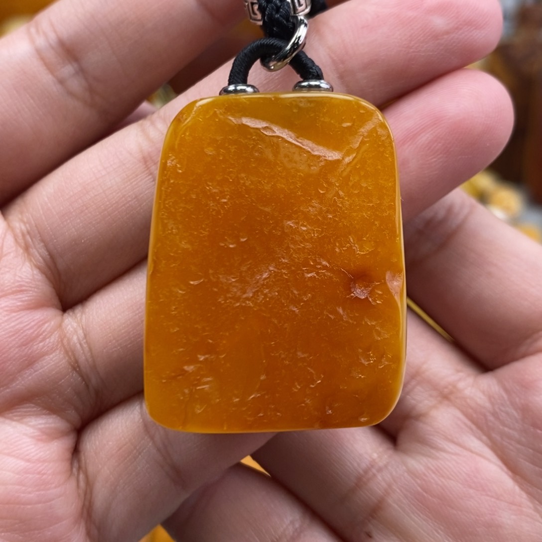 琥珀吊坠(赠链)未镶嵌