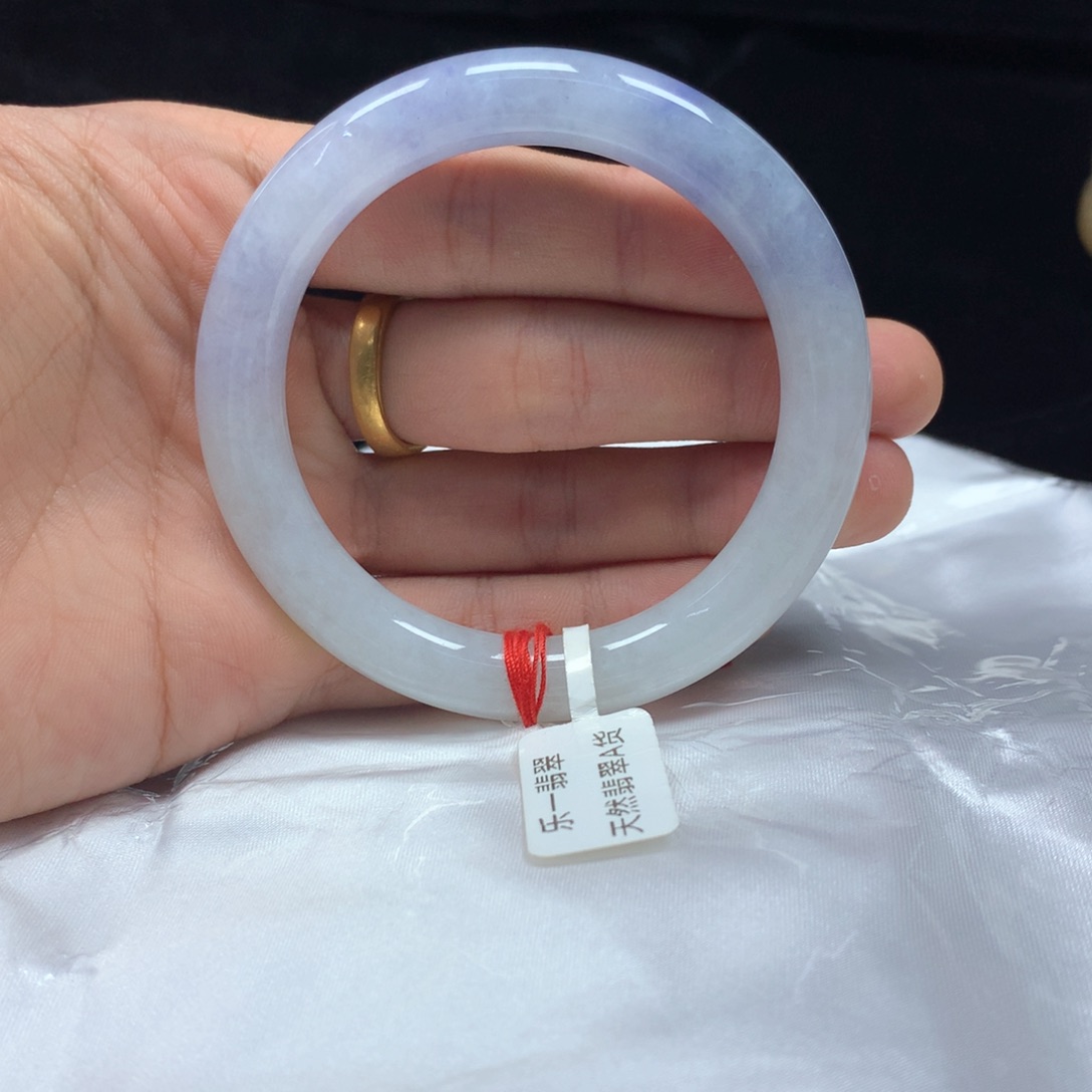 翡翠未镶嵌手镯（圆镯）55