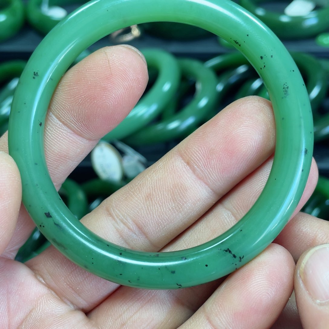 和田玉（碧玉）手镯未镶嵌