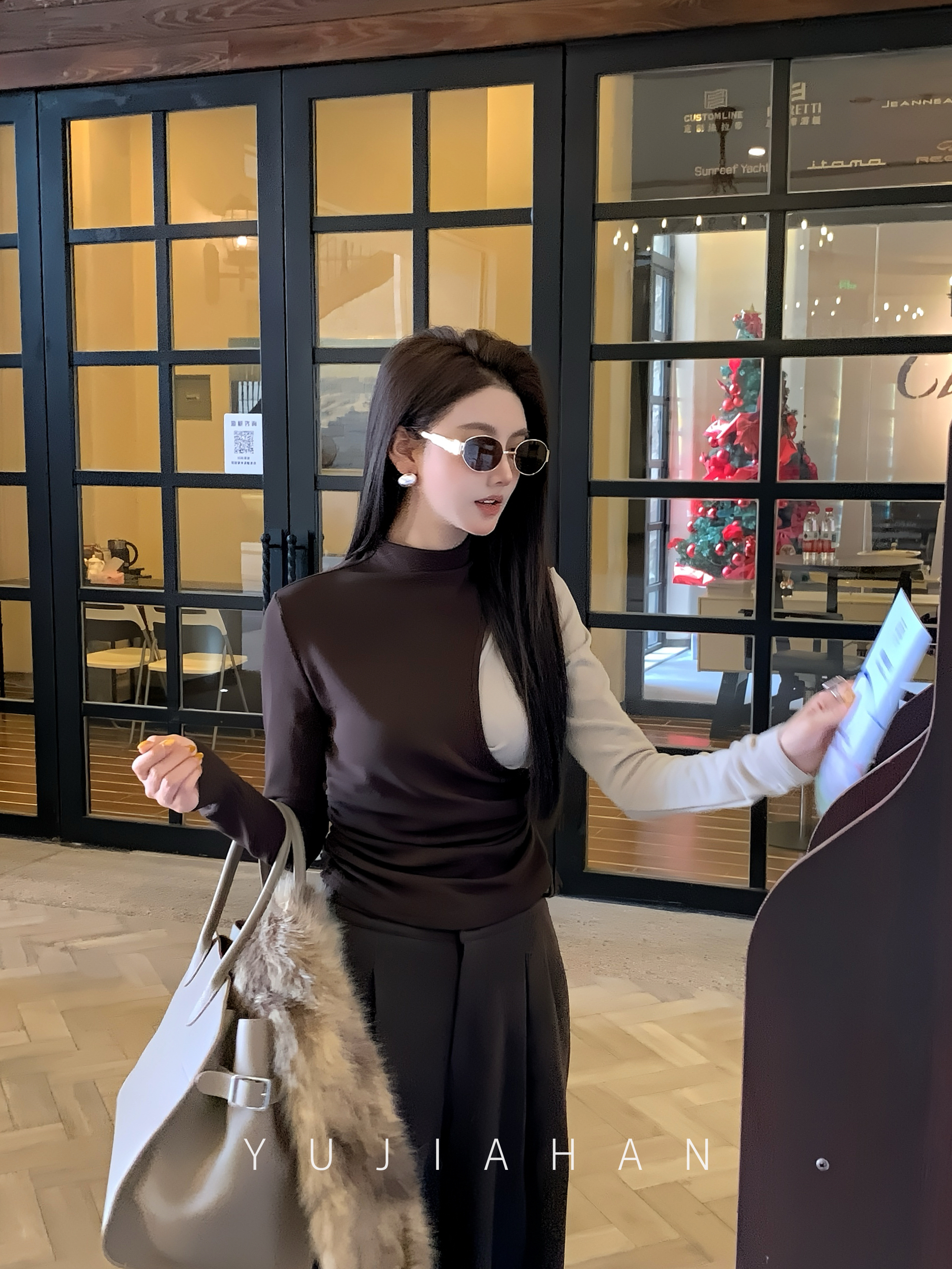 YUJIAHAN「拼色撞色」半高领长袖T恤女加厚磨毛镂空修身高级上衣