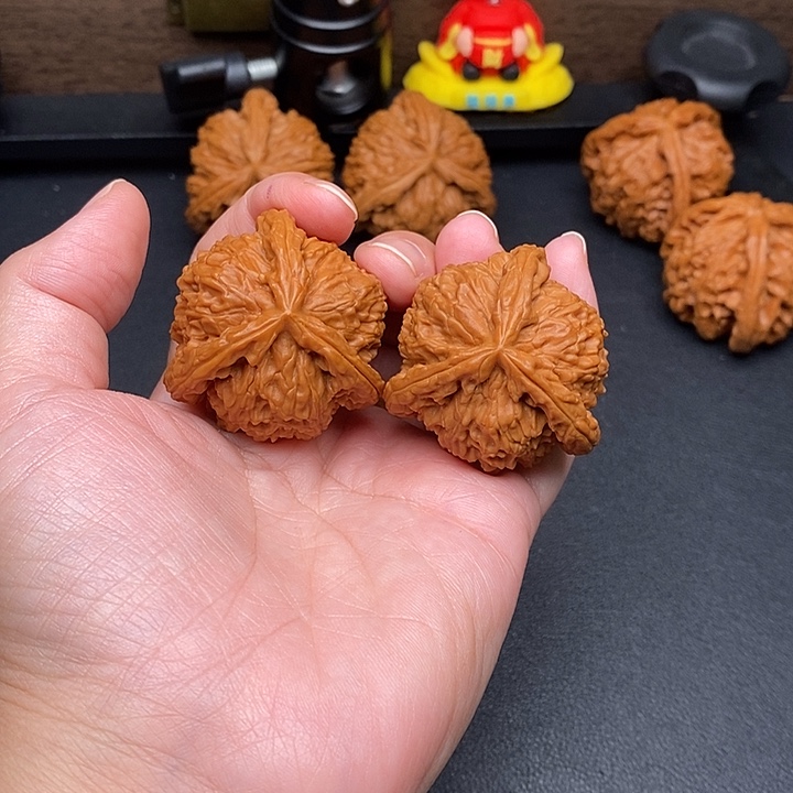 张***r把件文玩核桃白奔