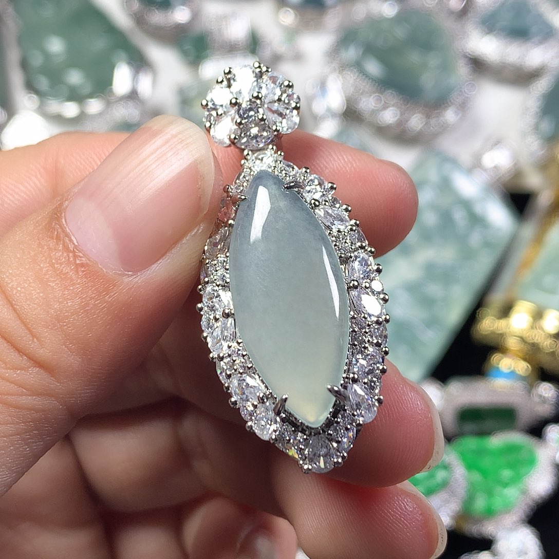 翡翠未镶嵌吊坠(不含链)