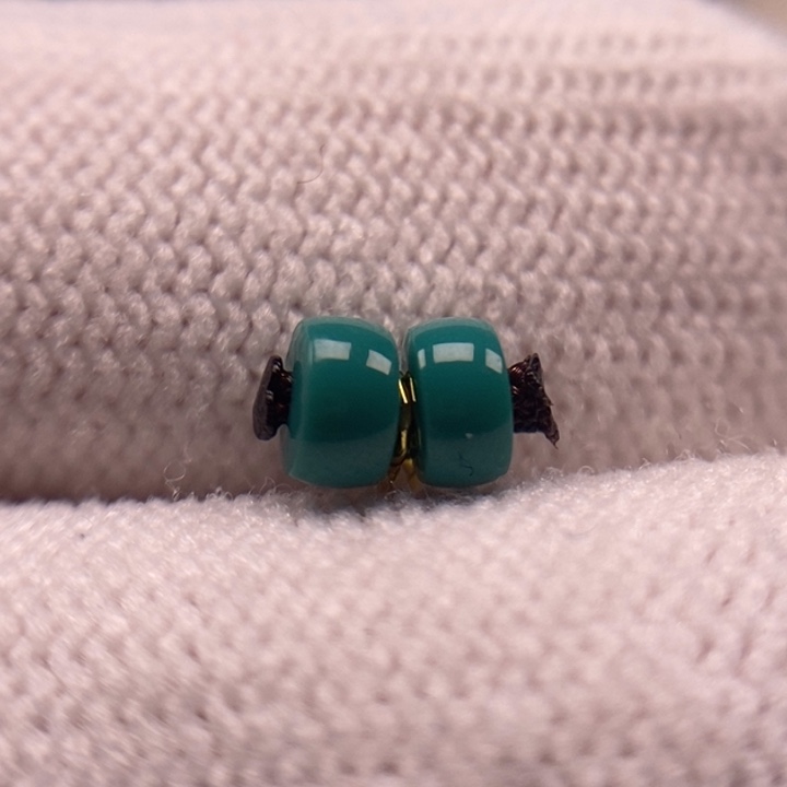 未镶嵌绿松石珠宝奇石?直切对珠4.1mm福利款AA562