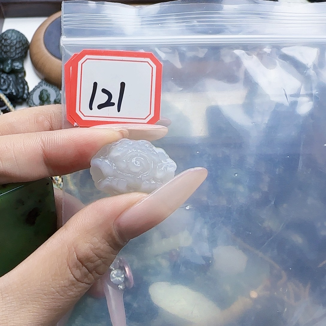 奔***…和田玉未镶嵌珠宝半成品