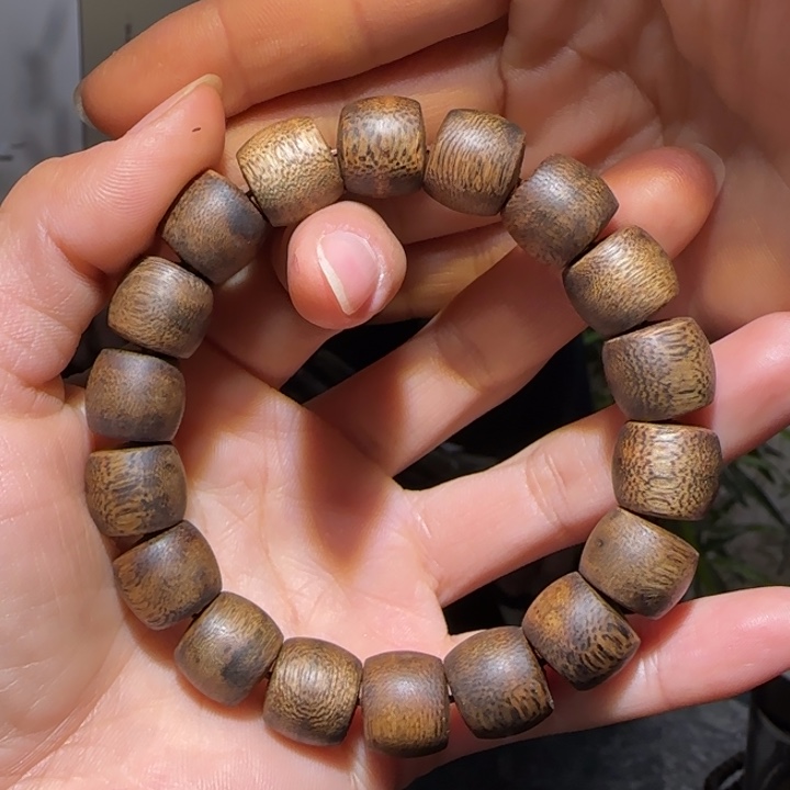 沉香手串乌身圆叶鼓珠1.3手串14克+