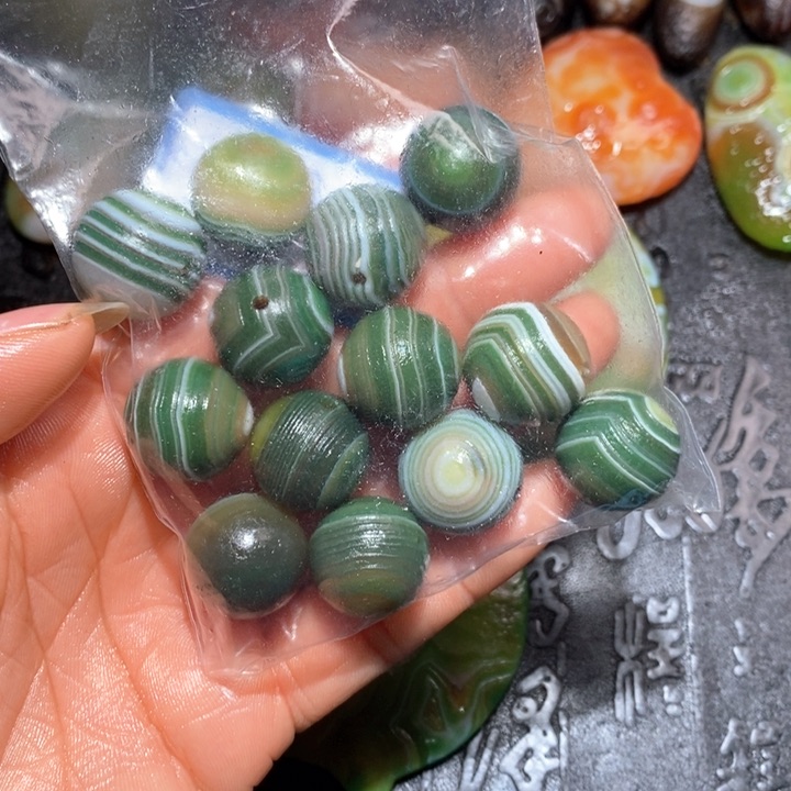 石英质玉颈饰未镶嵌彼*花