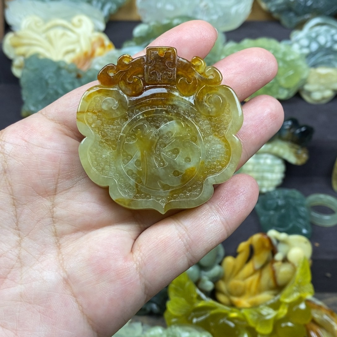 蛇纹石玉未镶嵌吊坠(赠链)