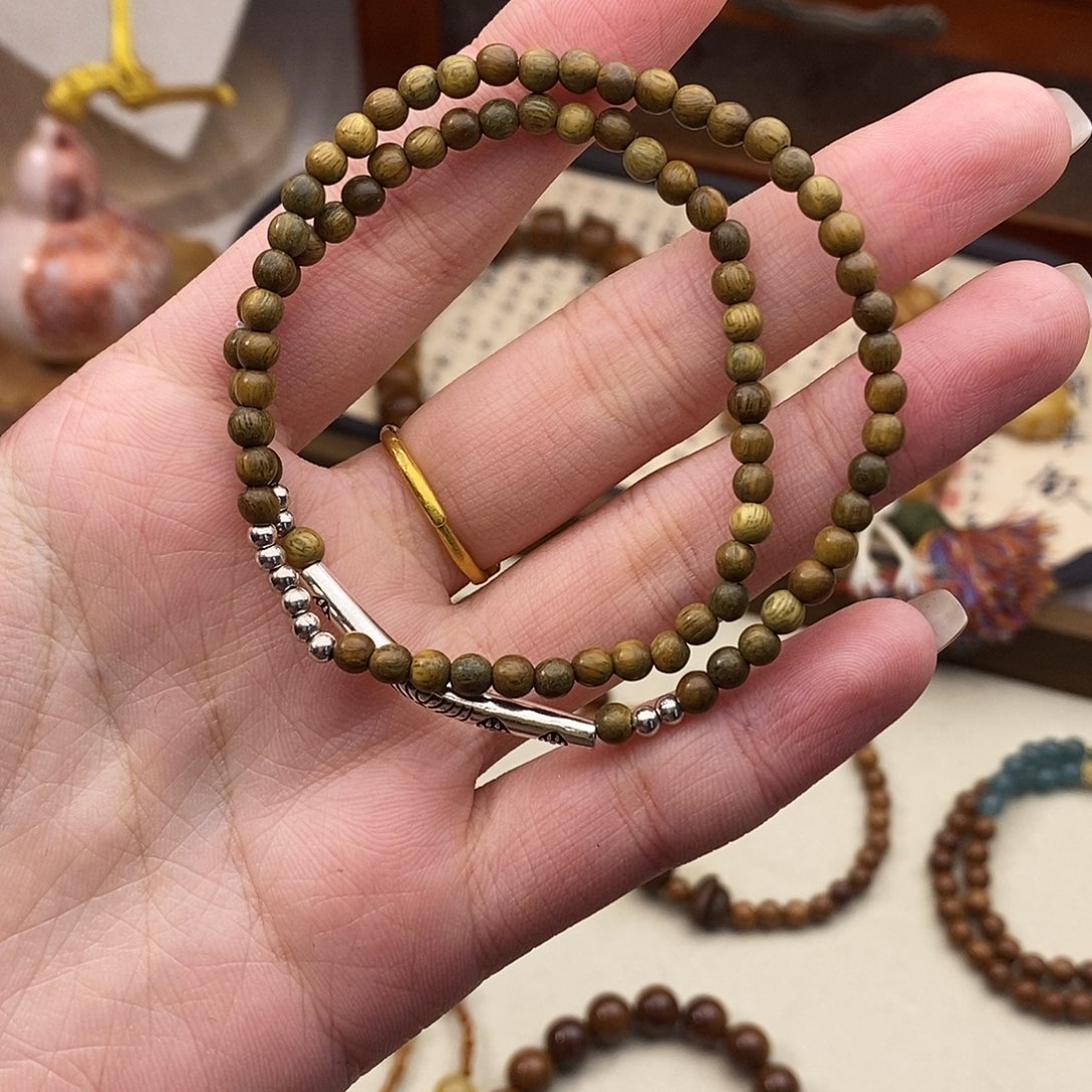 奶***悠手串维腊木（绿檀）未镶嵌加花瓶