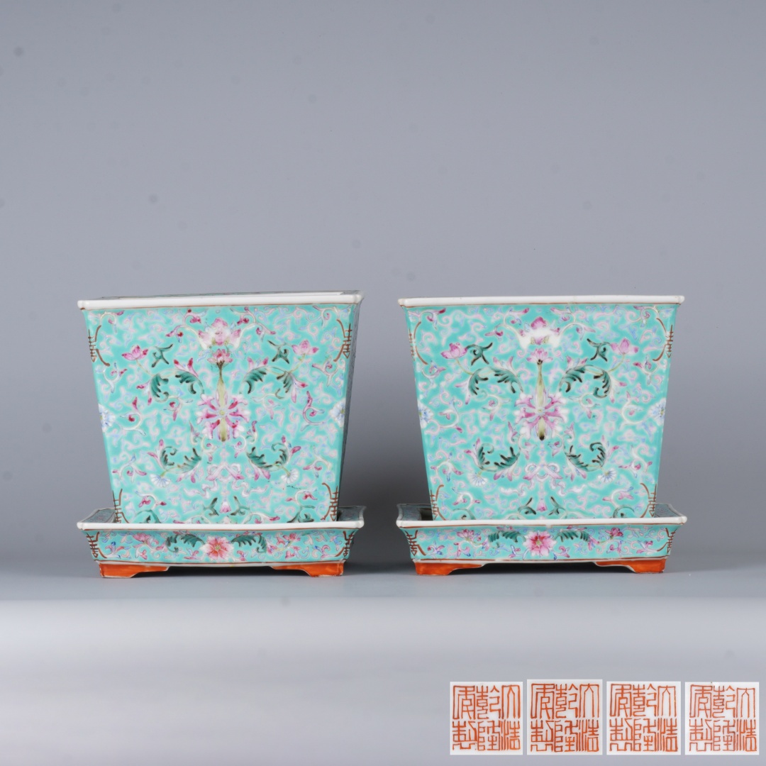 【拍卖】Lot.4413 松石绿地粉彩缠枝宝相花花盆一对